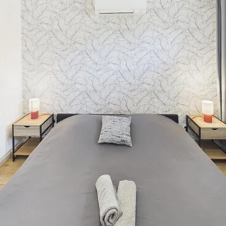Apartman Evasion 12 People Balcony Parks